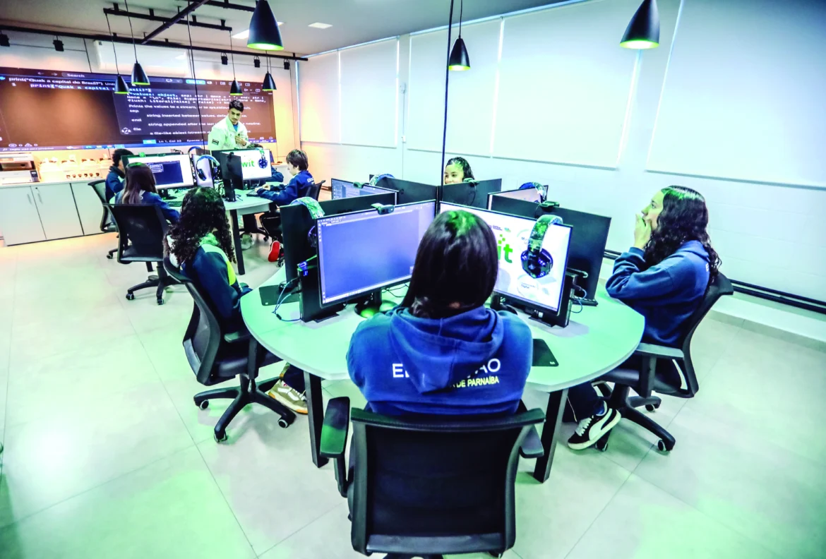 Santana de Parnaíba inaugura Sala Maker e amplia Fábrica de Programadores com 240 novas vagas