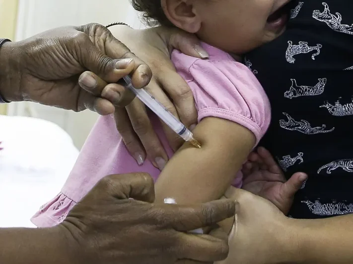 São Paulo recomenda dose extra da vacina contra sarampo após novos casos da doença