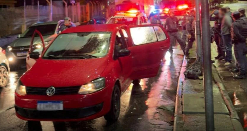 PM recupera carro roubado e prende suspeitos de receptação em Jandira