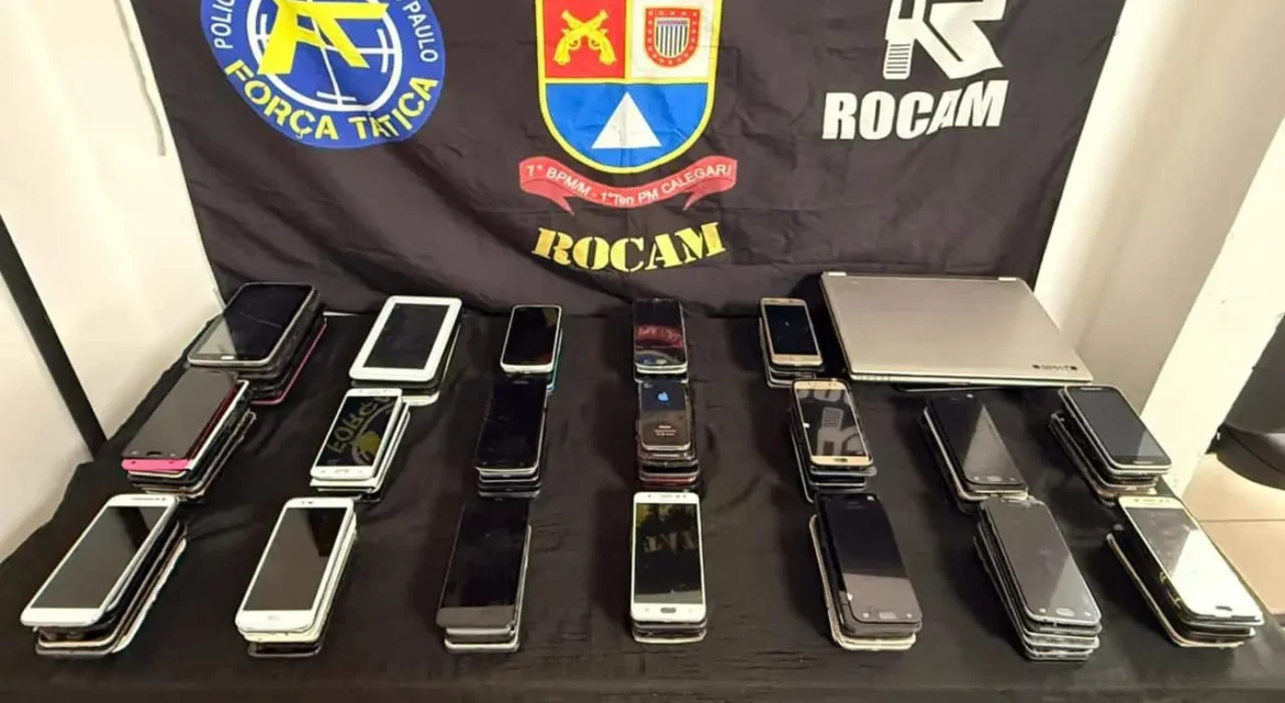 PM apreende 165 celulares sem procedência durante operação na Santa Ifigênia