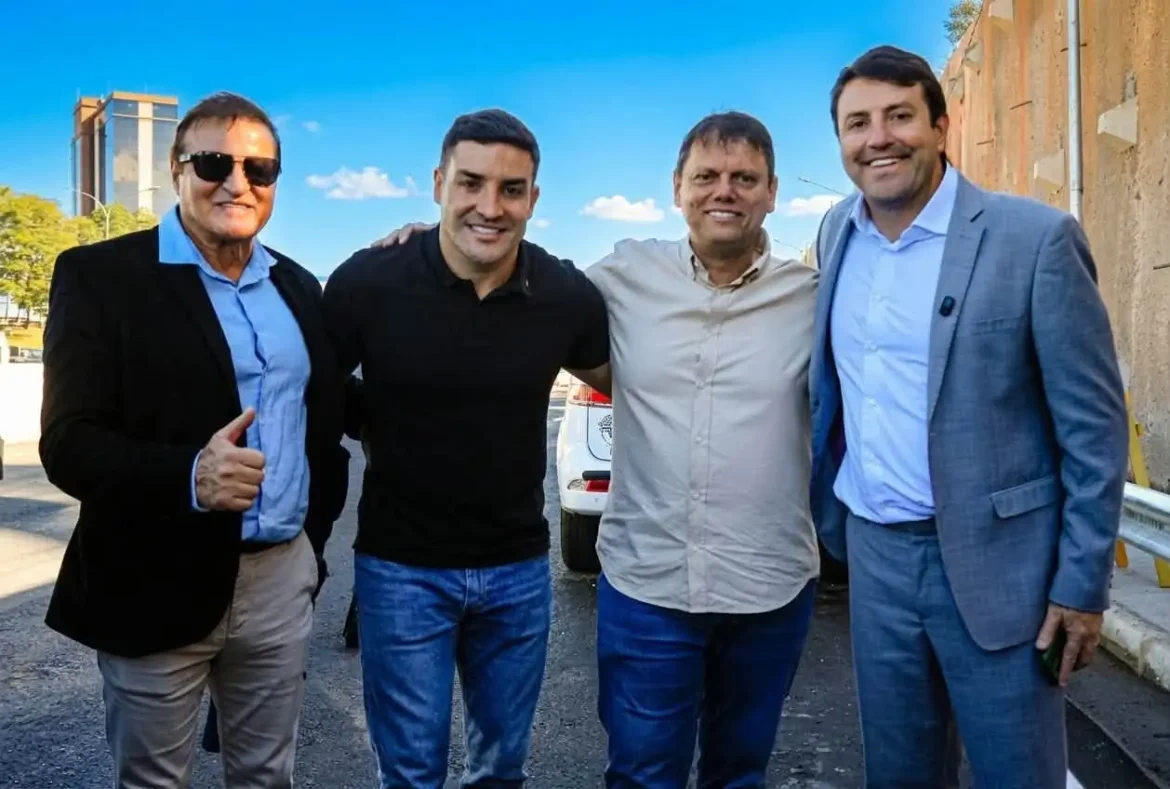 Com Tarcísio, Wesley Cezar lança candidatura a deputado federal em Santana de Parnaíba