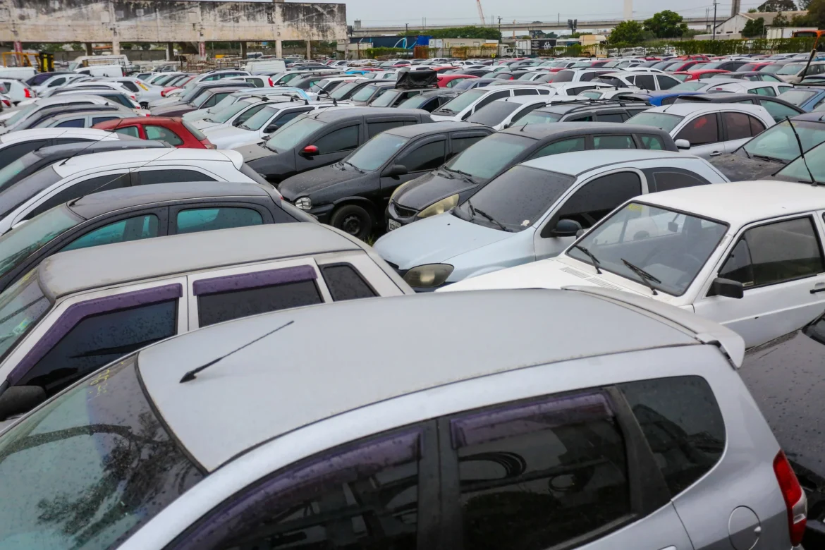 Detran-SP abre leilão com carros a partir de R$ 2,6 mil e motos por R$ 810