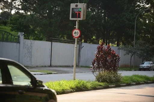 Motoristas podem economizar até 40% no pagamento de multas em SP; veja como