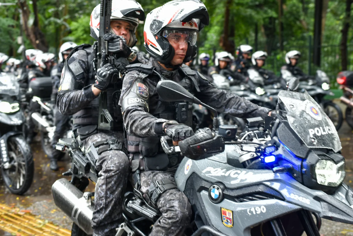 PM de SP lança batalhão com 250 policiais e 150 motos
