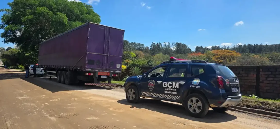 GCM localiza carreta roubada e recupera carga em Mairinque