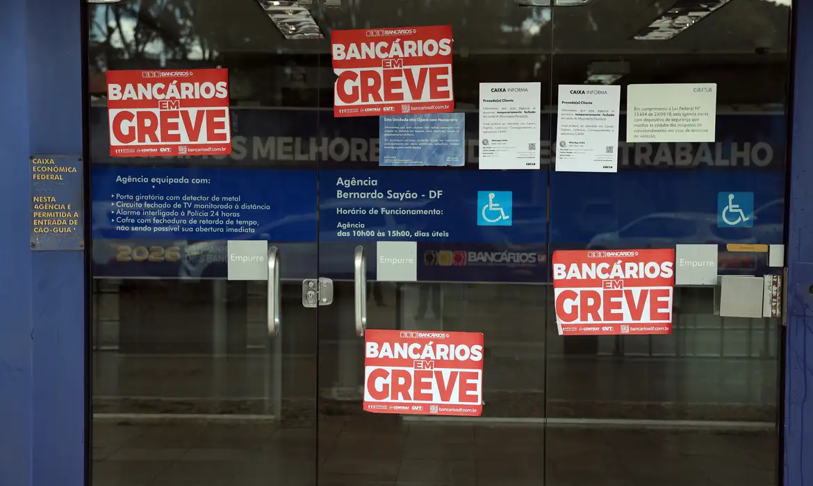Empregados rejeitam proposta e greve da Caixa continua