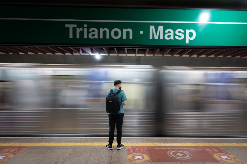 Metrô de SP terá operação 24 horas nos fins de semana até janeiro