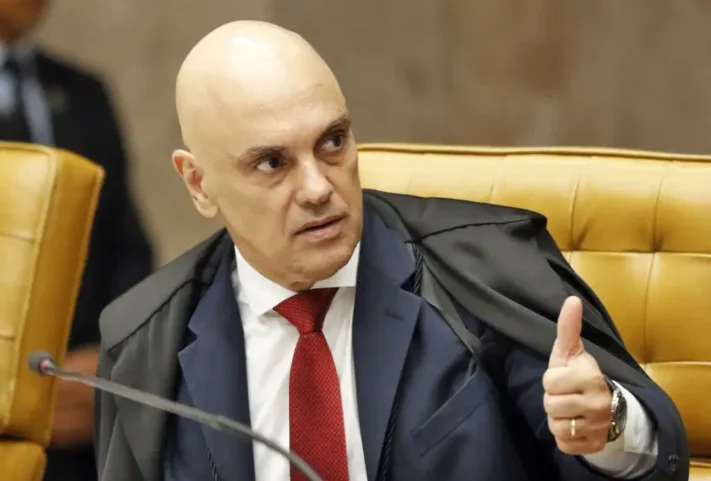 Moraes se declara impedido de votar liberdade de Bolsonaro