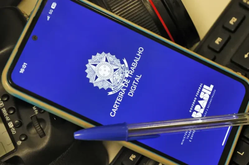 SP oferece 300 vagas de emprego com salários de até R$ 2,6 mil