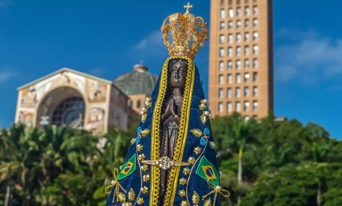 Nossa Senhora Aparecida movimenta fé e turismo no feriado