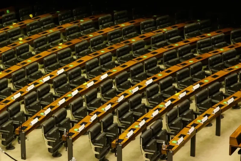 Eleições renovam 183 cadeiras na Câmara e dão maior bancada ao PL