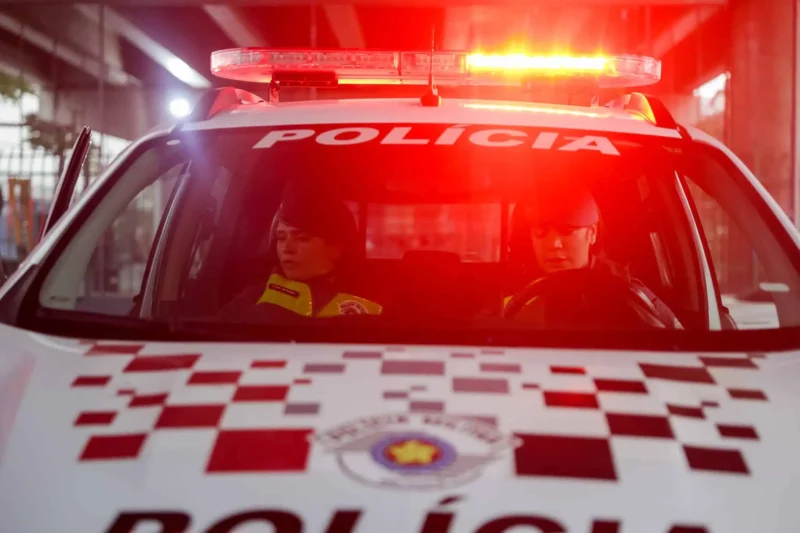 PM resgata homem sequestrado de porta-malas e prende três na Grande SP
